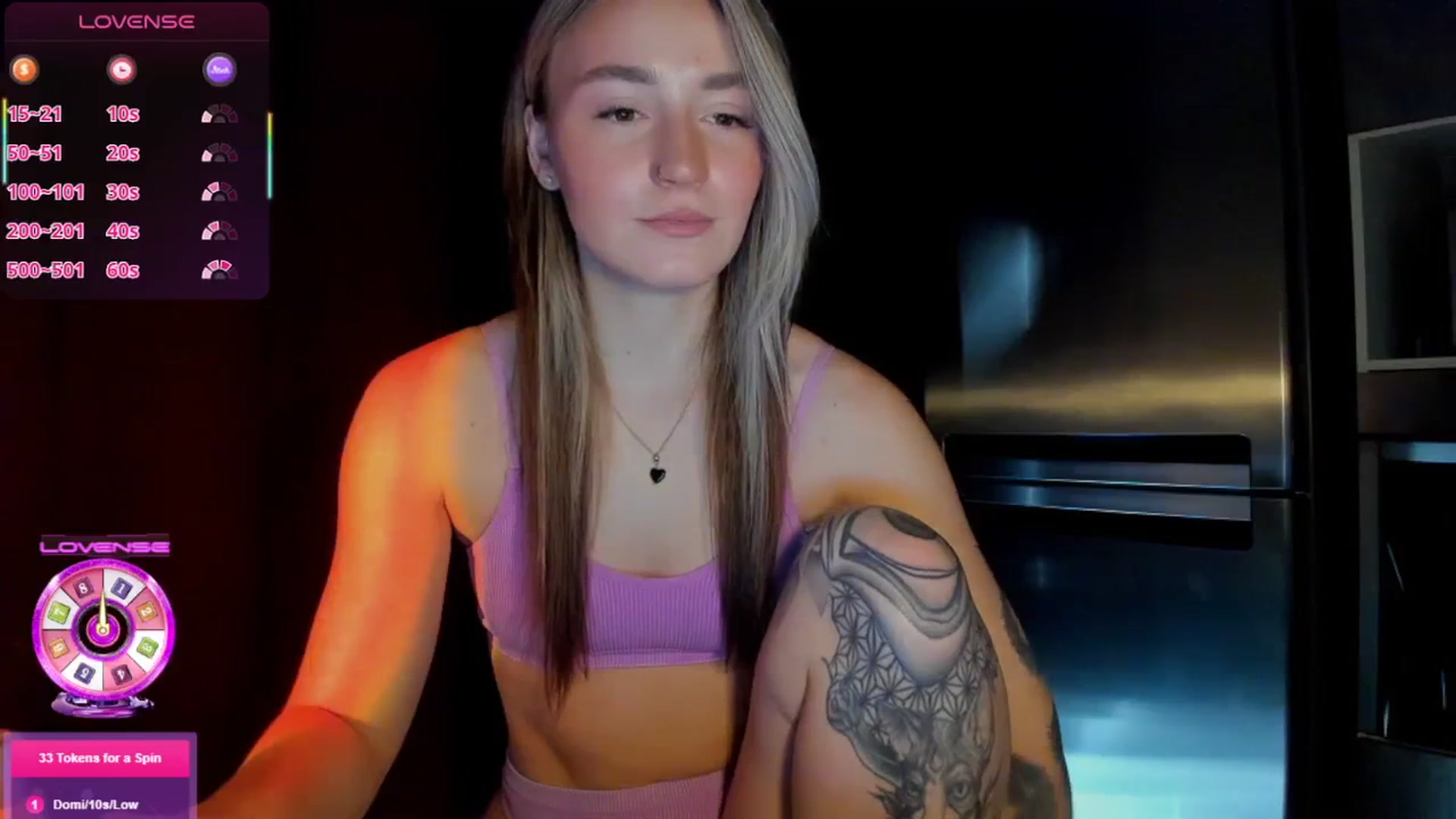 Gallery image thumbnail from Cutestdemon1's myfreecams stream on, 11/03/2025, 08:10 image 14 of 20