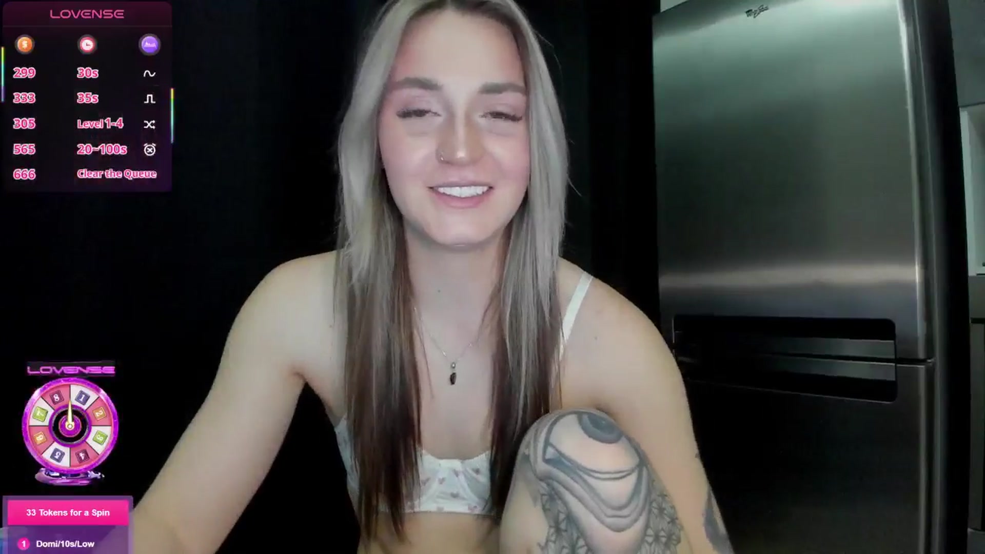 Gallery image thumbnail from Cutestdemon1's myfreecams stream on, 11/23/2025, 14:27 image 18 of 20