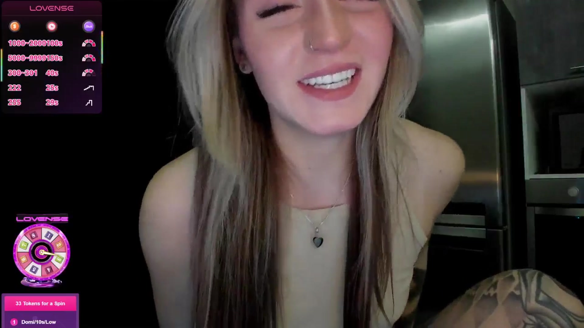 Gallery image thumbnail from Cutestdemon1's myfreecams stream on, 11/29/2025, 10:20 image 2 of 20
