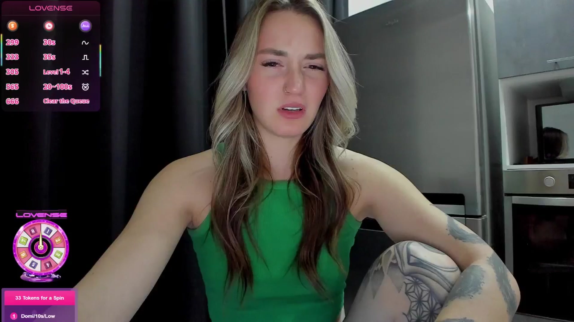 Gallery image thumbnail from Cutestdemon1's myfreecams stream on, 12/21/2025, 04:31 image 17 of 20