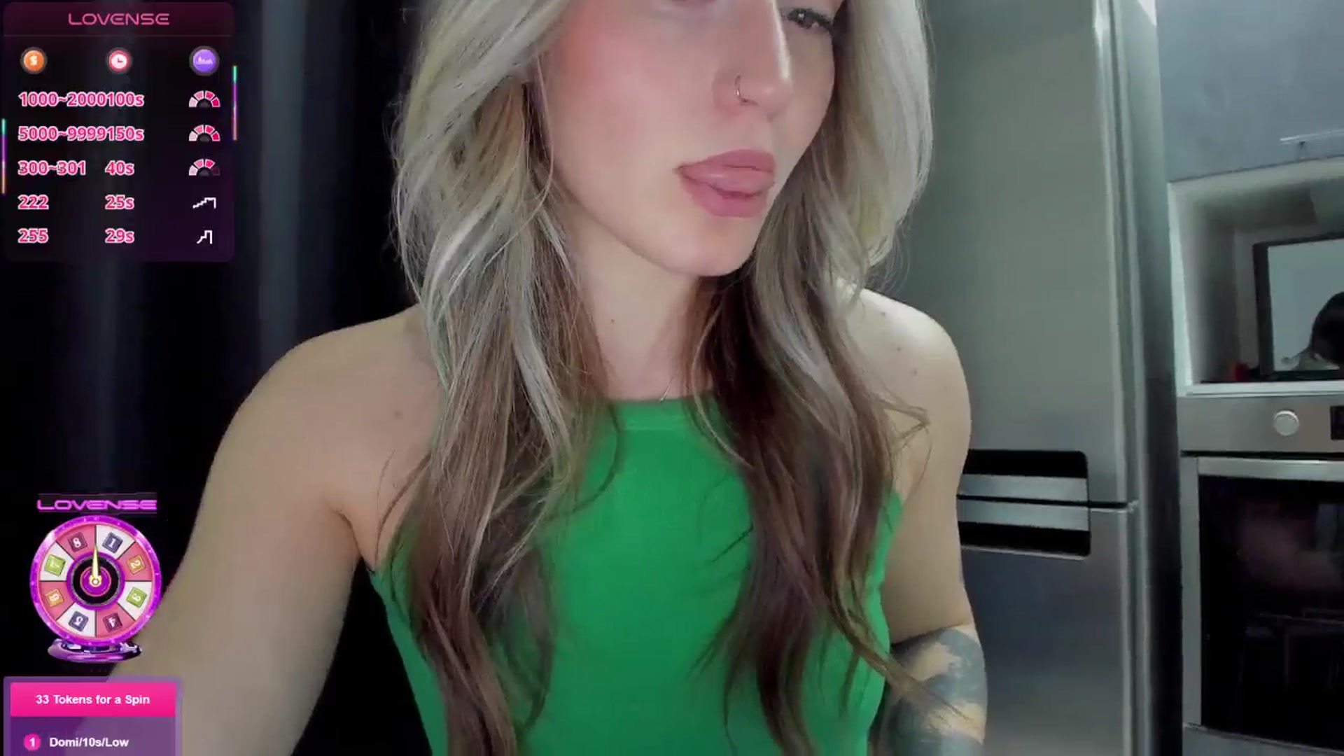 Gallery image thumbnail from Cutestdemon1's myfreecams stream on, 12/21/2025, 04:31 image 12 of 20