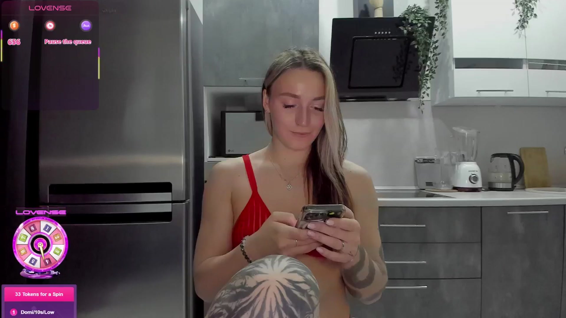 Gallery image thumbnail from Cutestdemon1's myfreecams stream on, 01/12/2026, 07:30 image 13 of 20