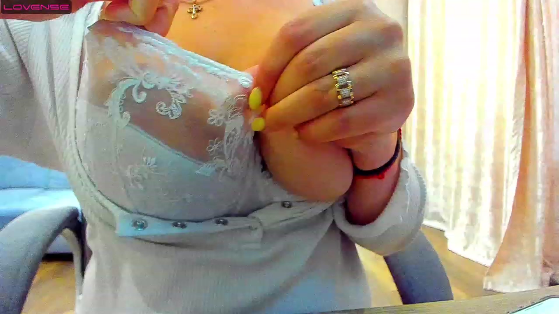 Gallery image thumbnail from Cuti_Di's myfreecams stream on, 07/05/2023, 13:40 image 11 of 20