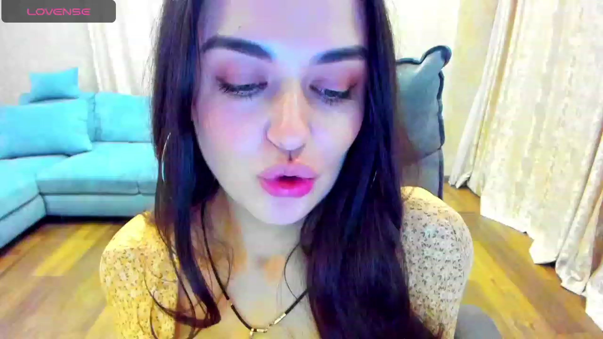Gallery image thumbnail from Cuti_Di's myfreecams stream on, 11/19/2023, 18:10 image 15 of 20
