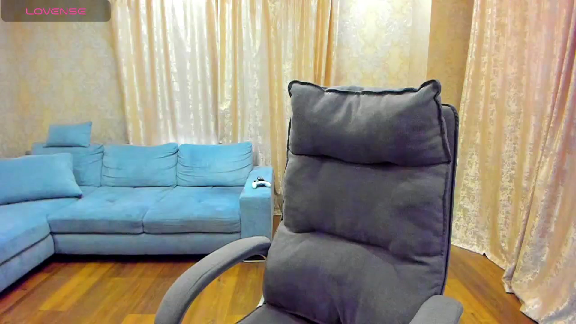 Gallery image thumbnail from Cuti_Di's myfreecams stream on, 06/27/2024, 08:06 image 2 of 20