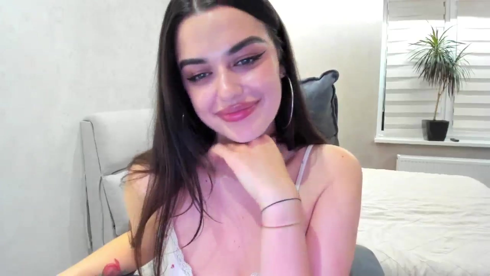 Gallery image thumbnail from Cuti_Di's myfreecams stream on, 11/04/2025, 16:38 image 6 of 20