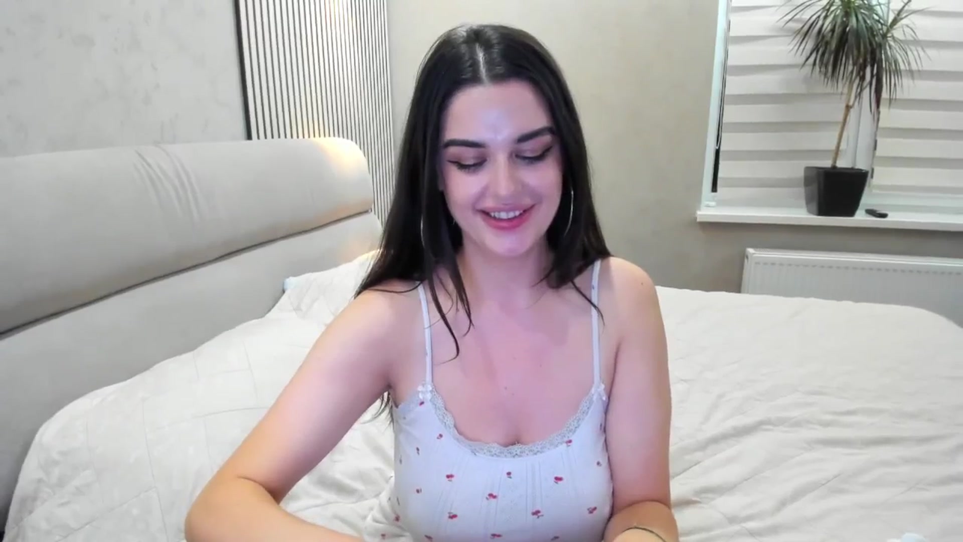 Gallery image thumbnail from Cuti_Di's myfreecams stream on, 11/04/2025, 17:31 image 14 of 20