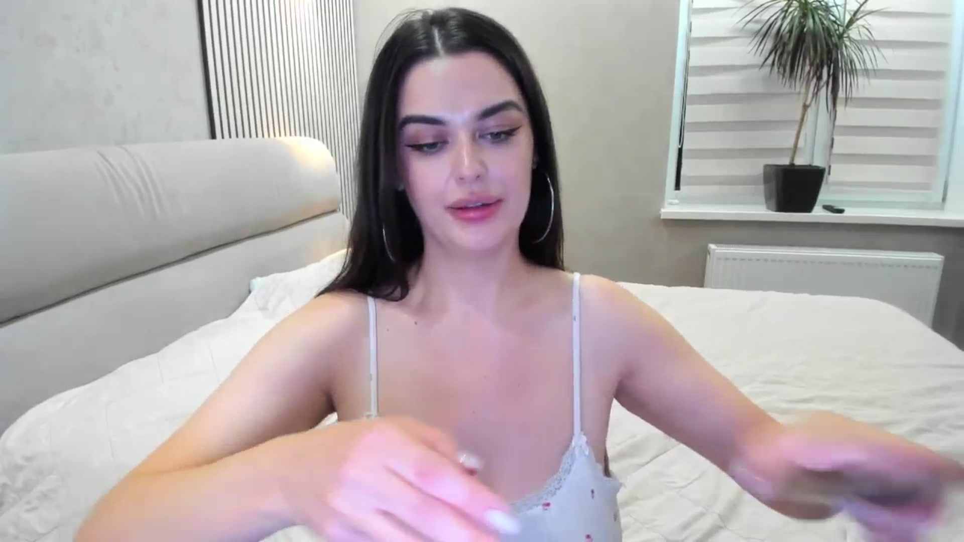 Gallery image thumbnail from Cuti_Di's myfreecams stream on, 11/04/2025, 17:31 image 11 of 20