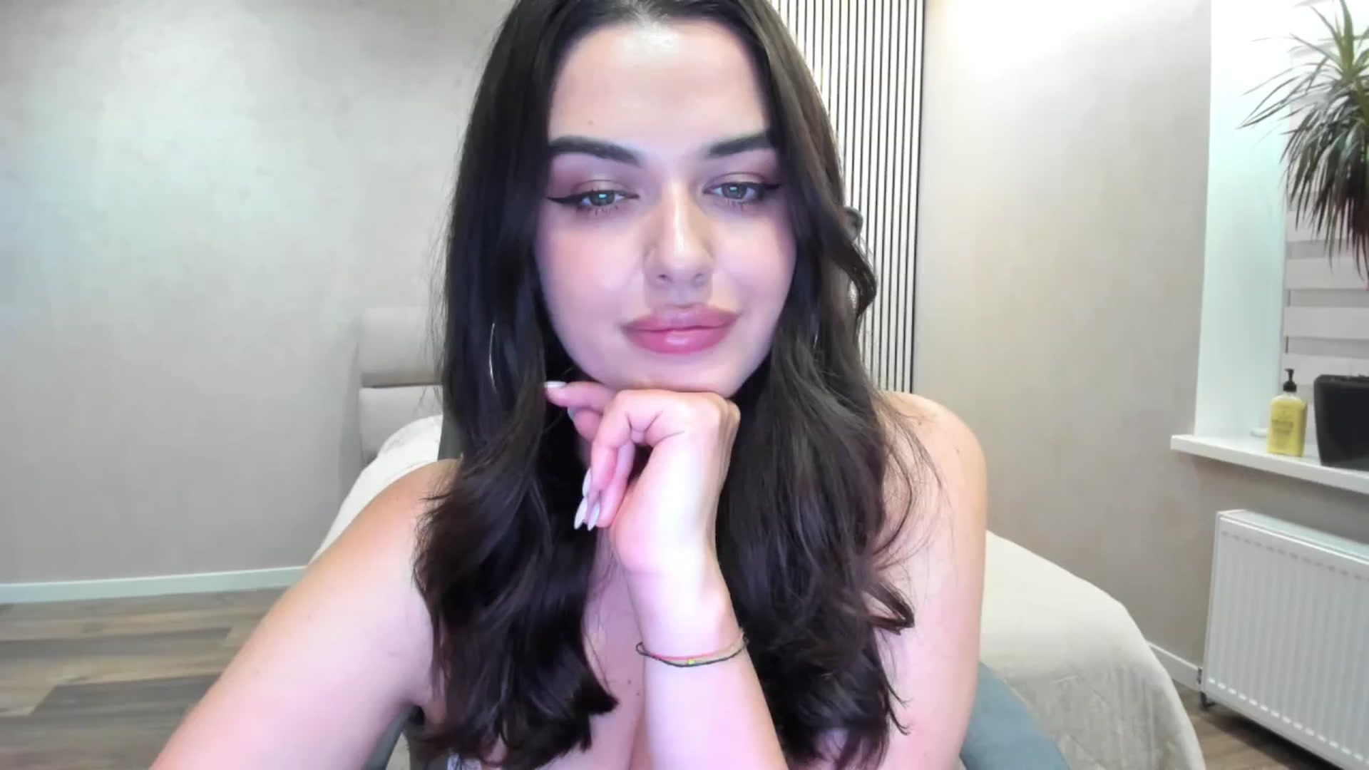 Gallery image thumbnail from Cuti_Di's myfreecams stream on, 11/11/2025, 16:30 image 13 of 20