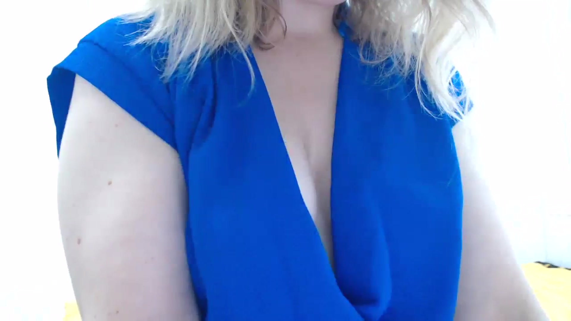 Gallery image thumbnail from CutieCinnamon's myfreecams stream on, 08/25/2023, 11:24 image 7 of 20