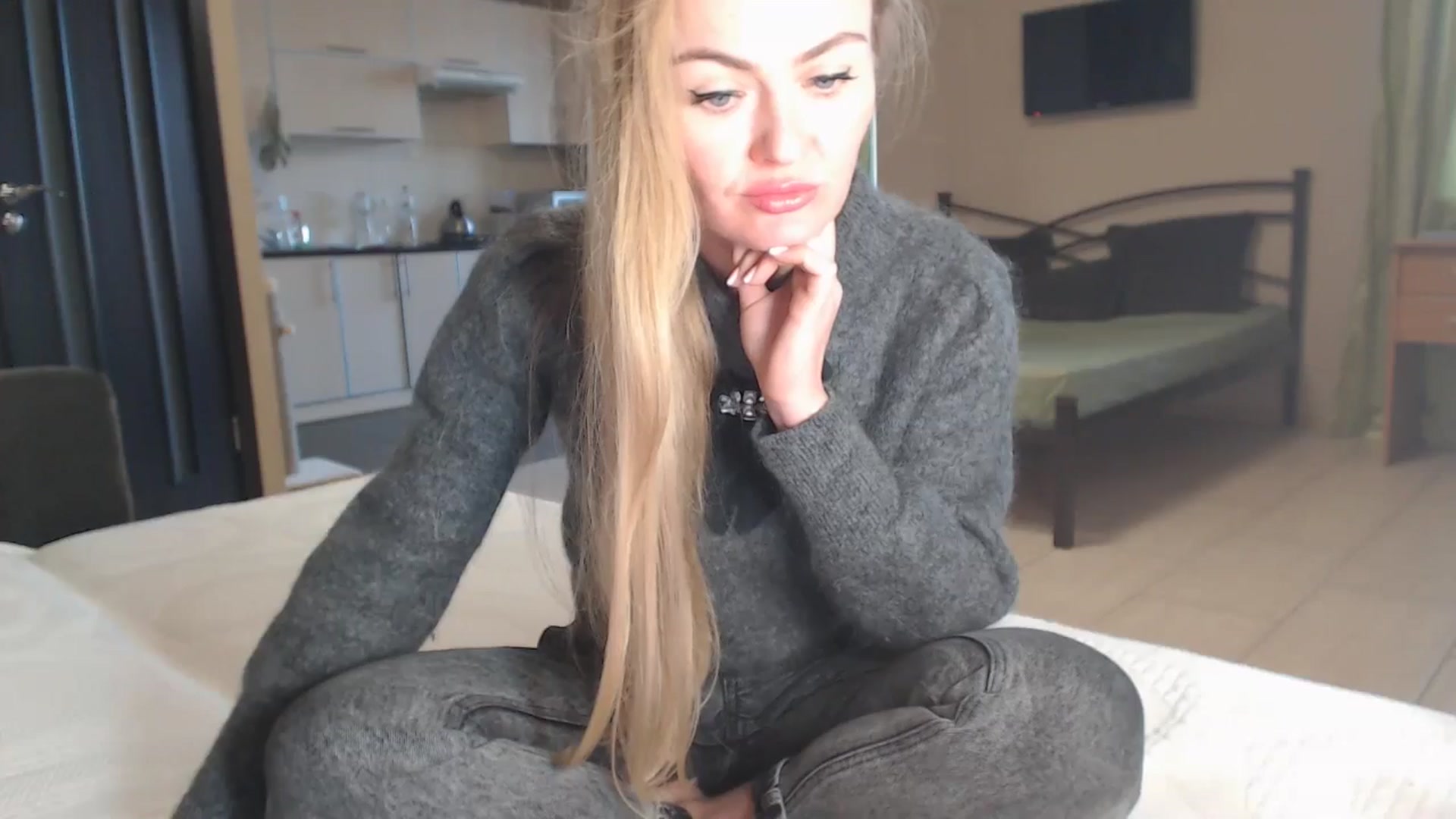 Gallery image thumbnail from CutieJoo's myfreecams stream on, 11/05/2024, 14:05 image 7 of 20