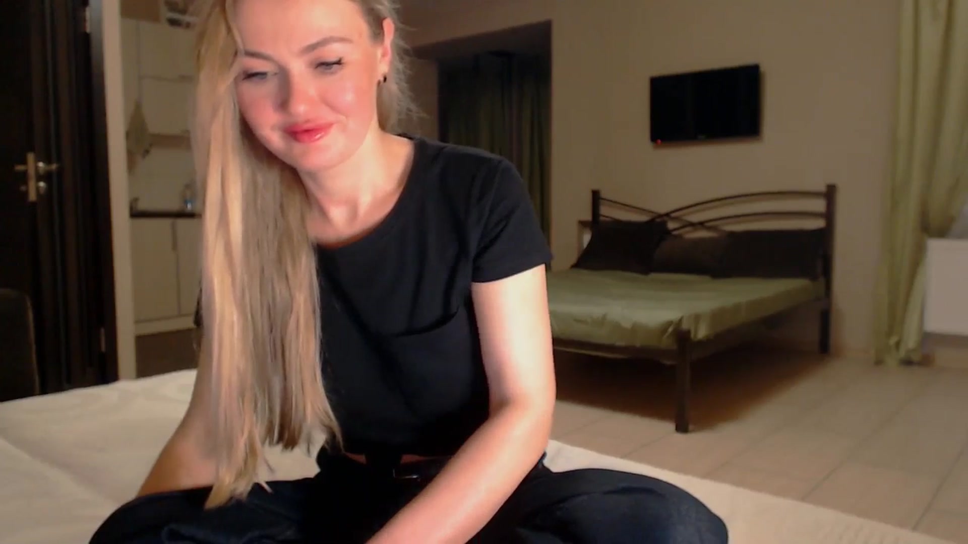 Gallery image thumbnail from CutieJoo's myfreecams stream on, 01/07/2026, 15:36 image 8 of 20