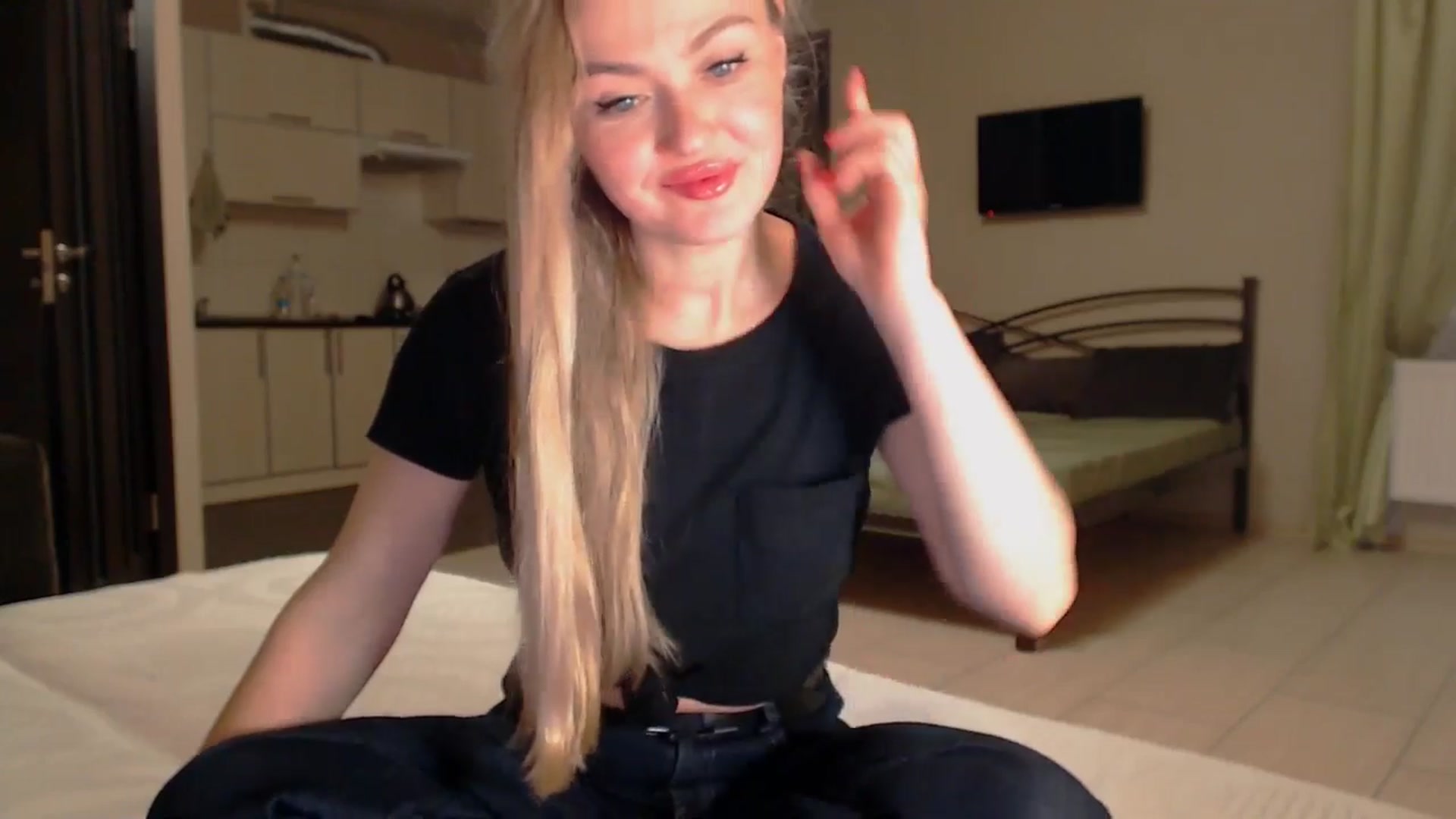 Gallery image thumbnail from CutieJoo's myfreecams stream on, 01/07/2026, 15:36 image 5 of 20