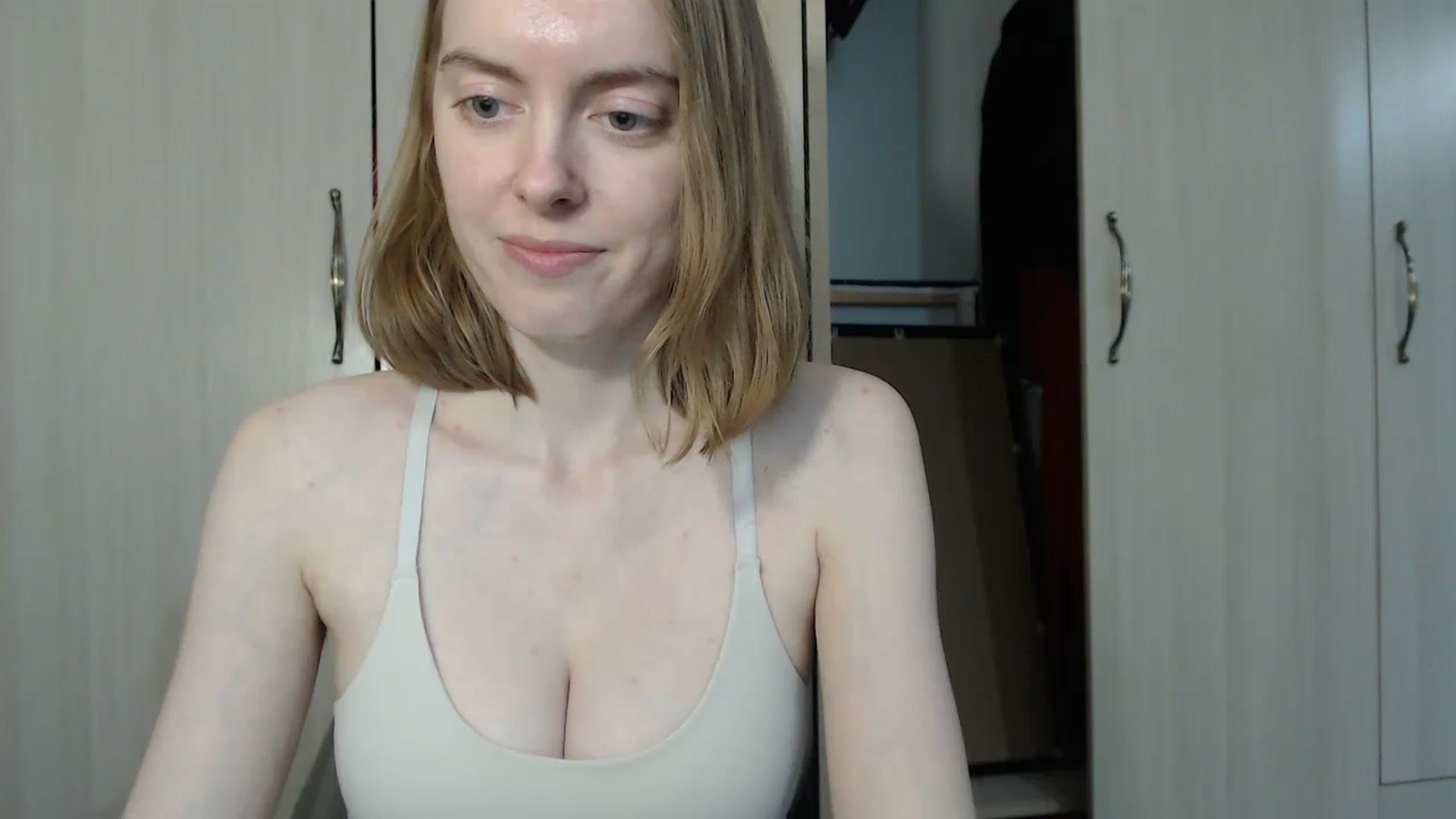 Gallery image thumbnail from CutieLilo's myfreecams stream on, 11/30/2023, 15:39 image 6 of 20