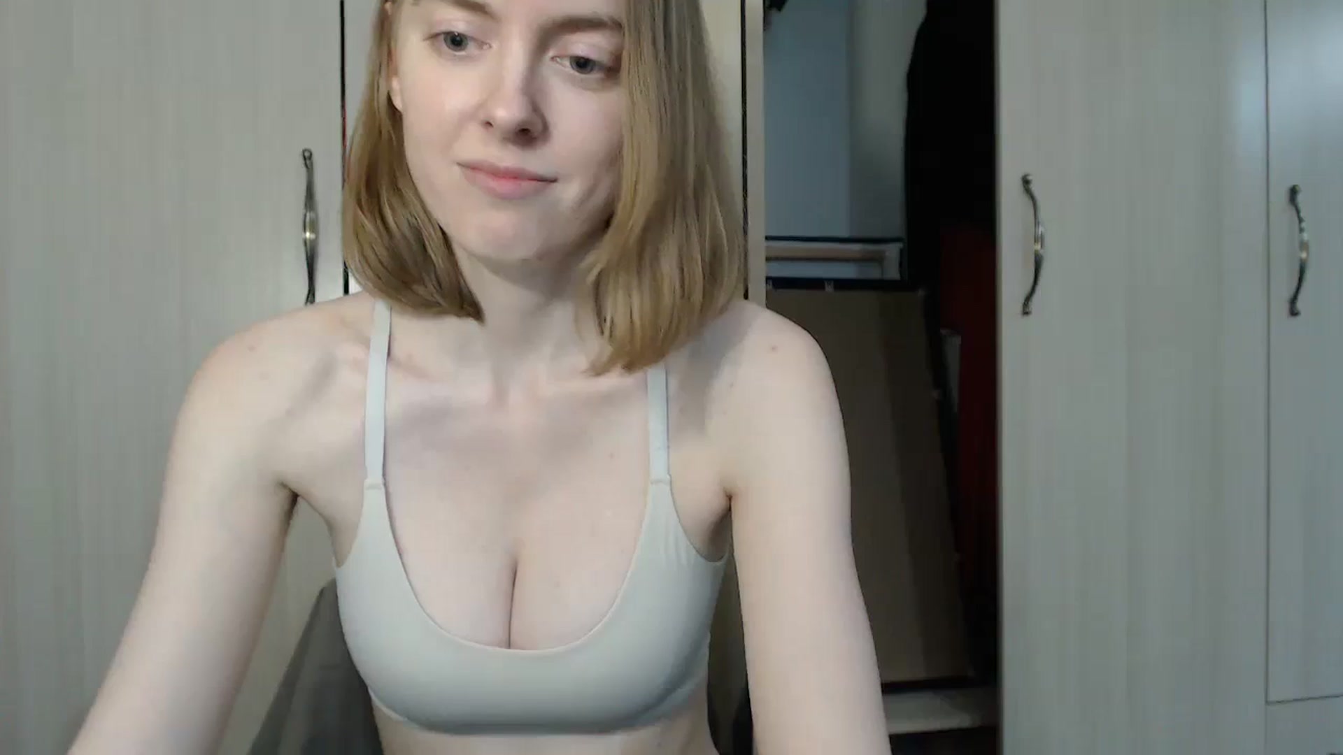 Gallery image thumbnail from CutieLilo's myfreecams stream on, 11/30/2023, 15:39 image 16 of 20