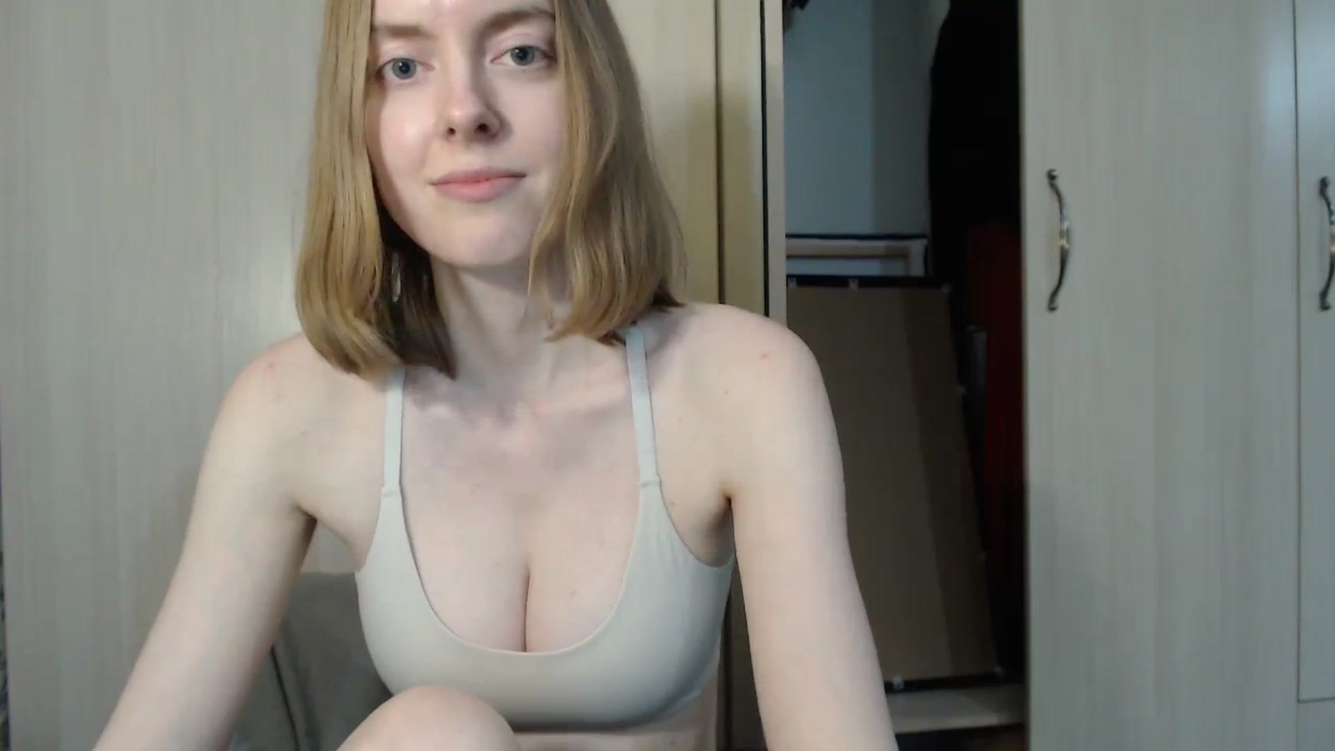 Gallery image thumbnail from CutieLilo's myfreecams stream on, 11/30/2023, 17:01 image 13 of 20