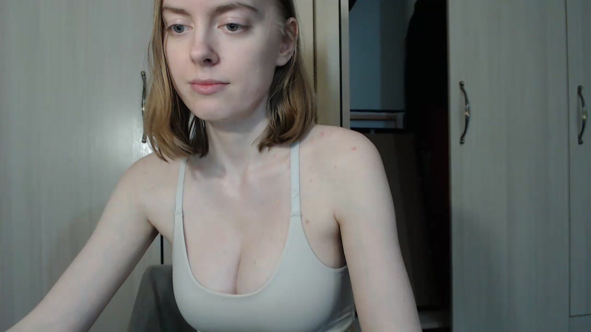 Gallery image thumbnail from CutieLilo's myfreecams stream on, 12/01/2023, 15:38 image 7 of 20