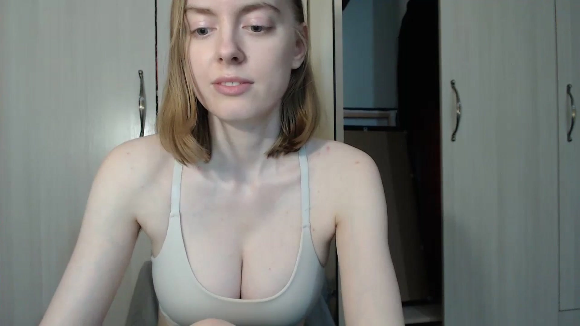 Gallery image thumbnail from CutieLilo's myfreecams stream on, 12/01/2023, 15:38 image 14 of 20