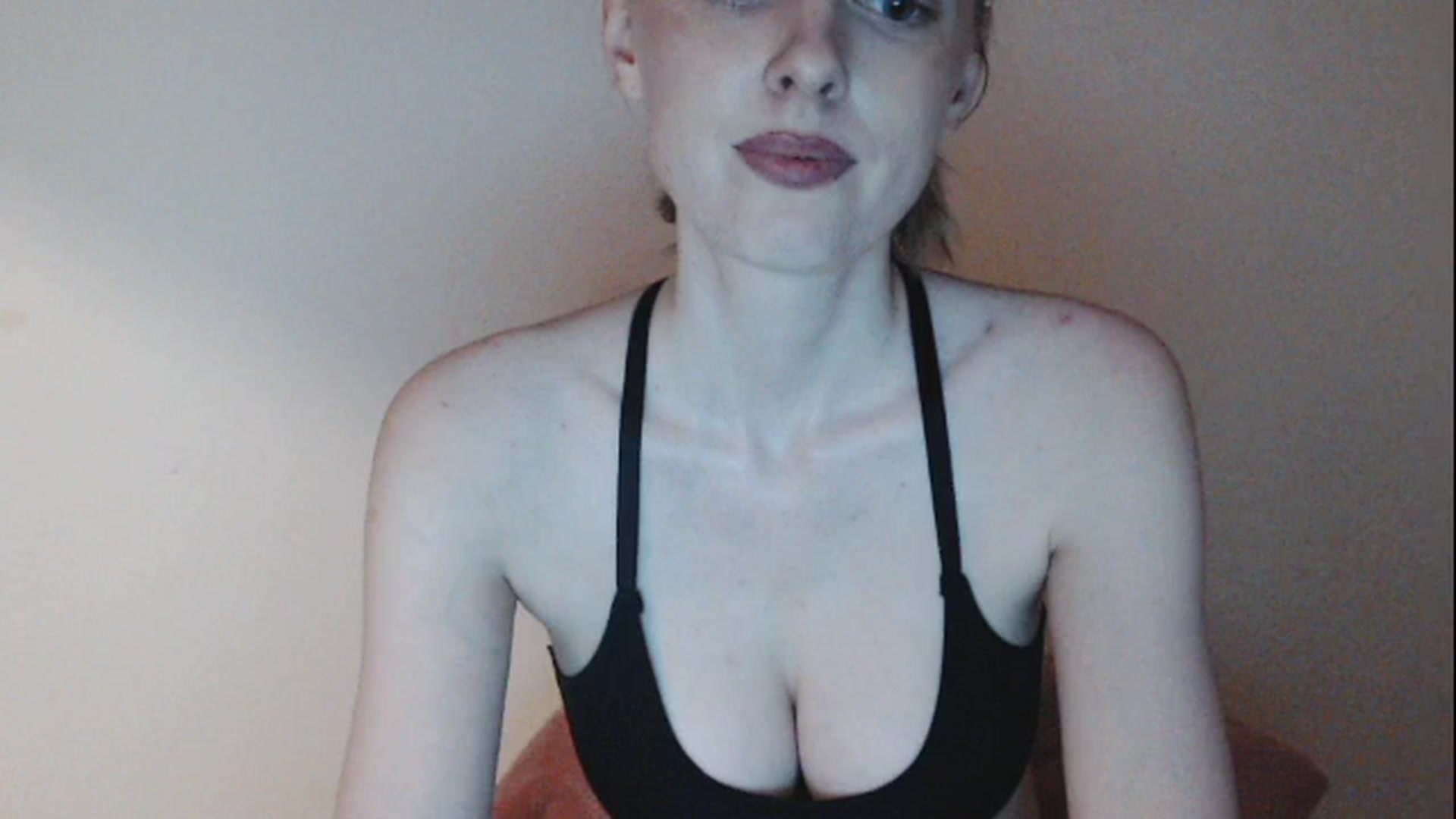 Gallery image thumbnail from CutieLilo's myfreecams stream on, 10/20/2024, 11:43 image 8 of 20