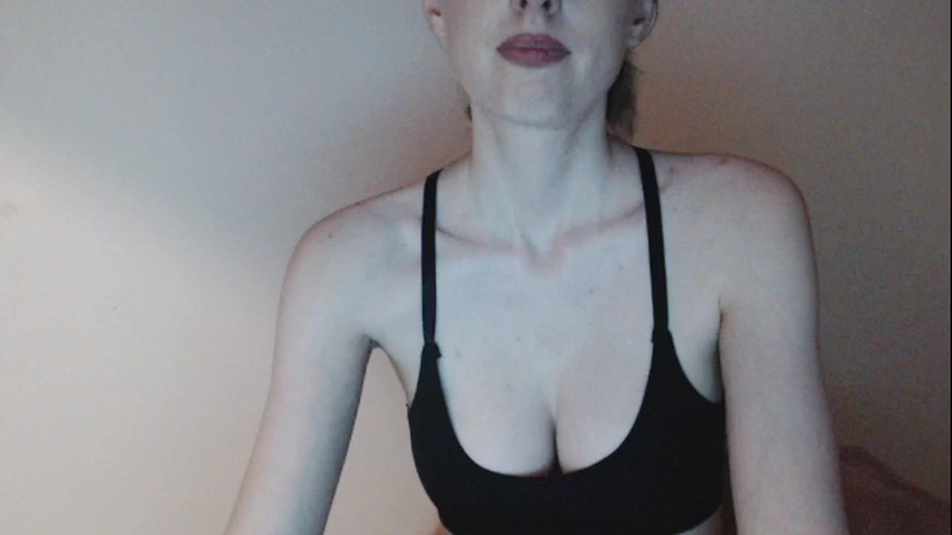 Gallery image thumbnail from CutieLilo's myfreecams stream on, 10/20/2024, 11:43 image 11 of 20