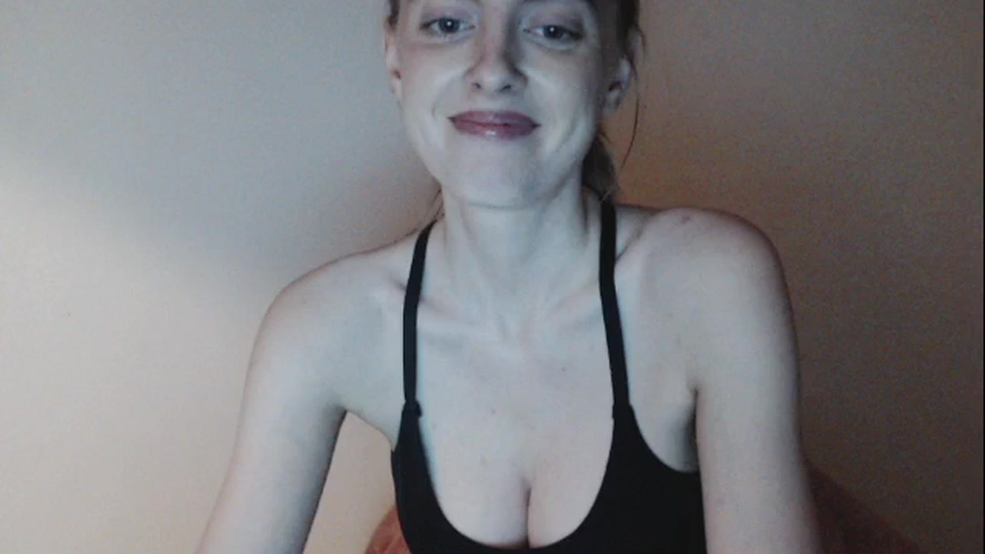 Gallery image thumbnail from CutieLilo's myfreecams stream on, 10/20/2024, 13:27 image 8 of 20