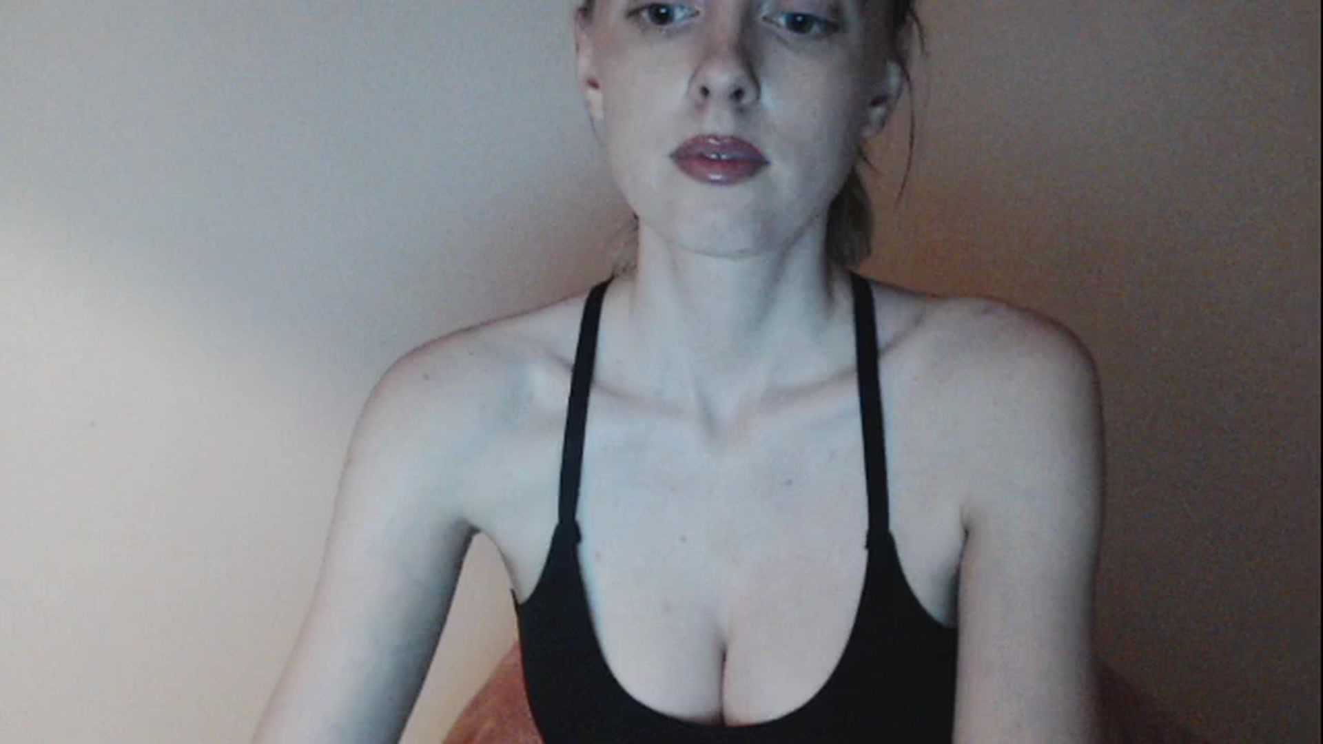 Gallery image thumbnail from CutieLilo's myfreecams stream on, 10/20/2024, 13:27 image 6 of 20
