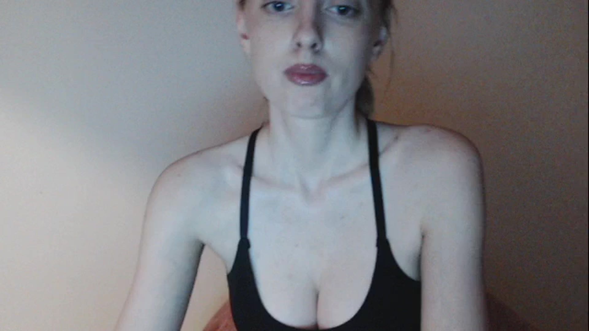 Gallery image thumbnail from CutieLilo's myfreecams stream on, 10/20/2024, 13:27 image 3 of 20