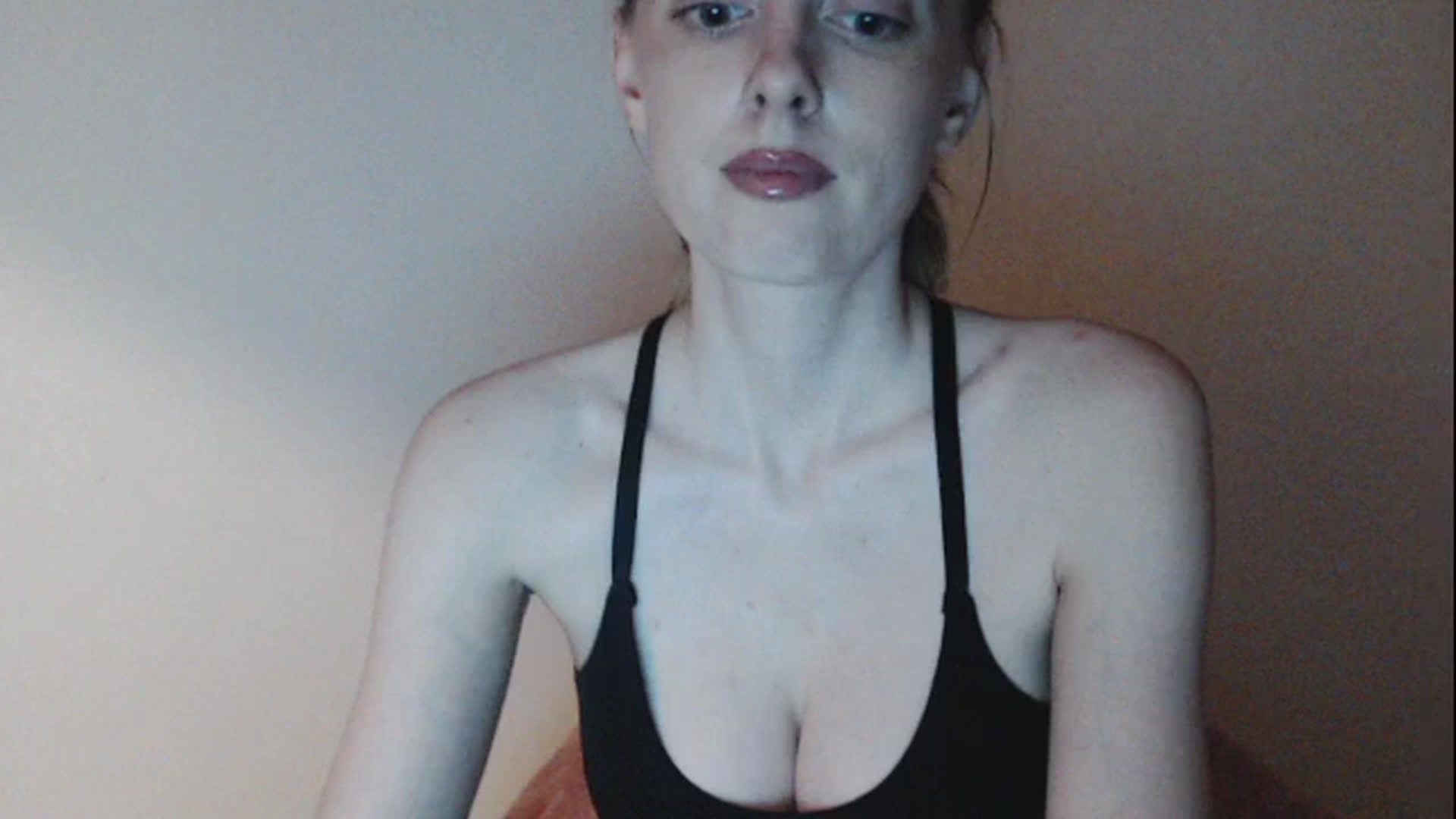 Gallery image thumbnail from CutieLilo's myfreecams stream on, 10/20/2024, 13:27 image 4 of 20