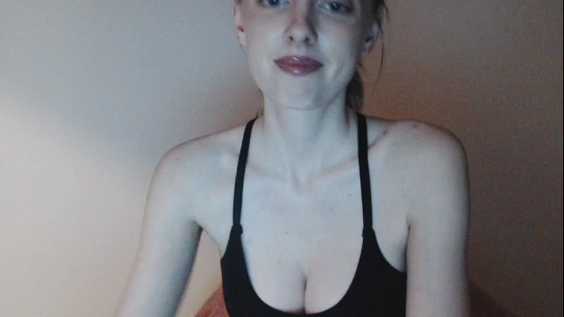Gallery image thumbnail from CutieLilo's myfreecams stream on, 10/20/2024, 13:27 image 5 of 20