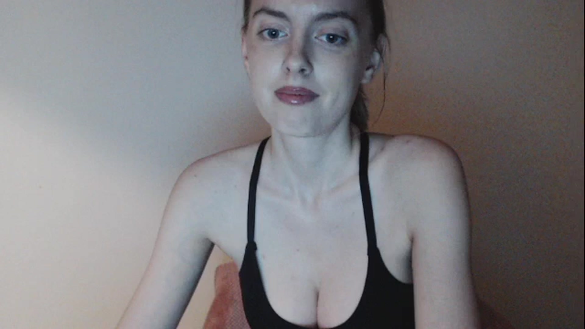 Gallery image thumbnail from CutieLilo's myfreecams stream on, 10/20/2024, 13:27 image 16 of 20
