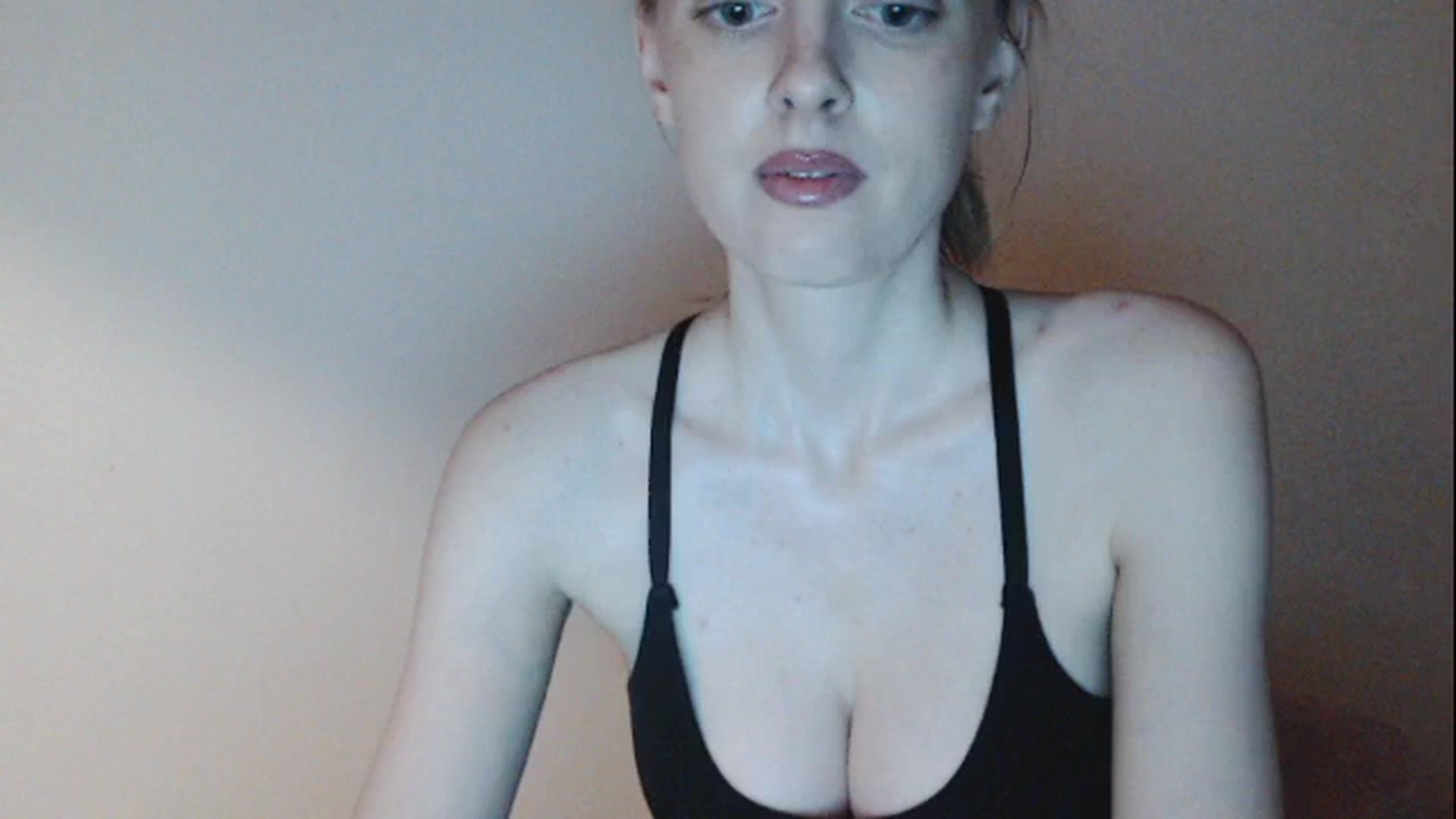 Gallery image thumbnail from CutieLilo's myfreecams stream on, 10/20/2024, 14:29 image 10 of 20