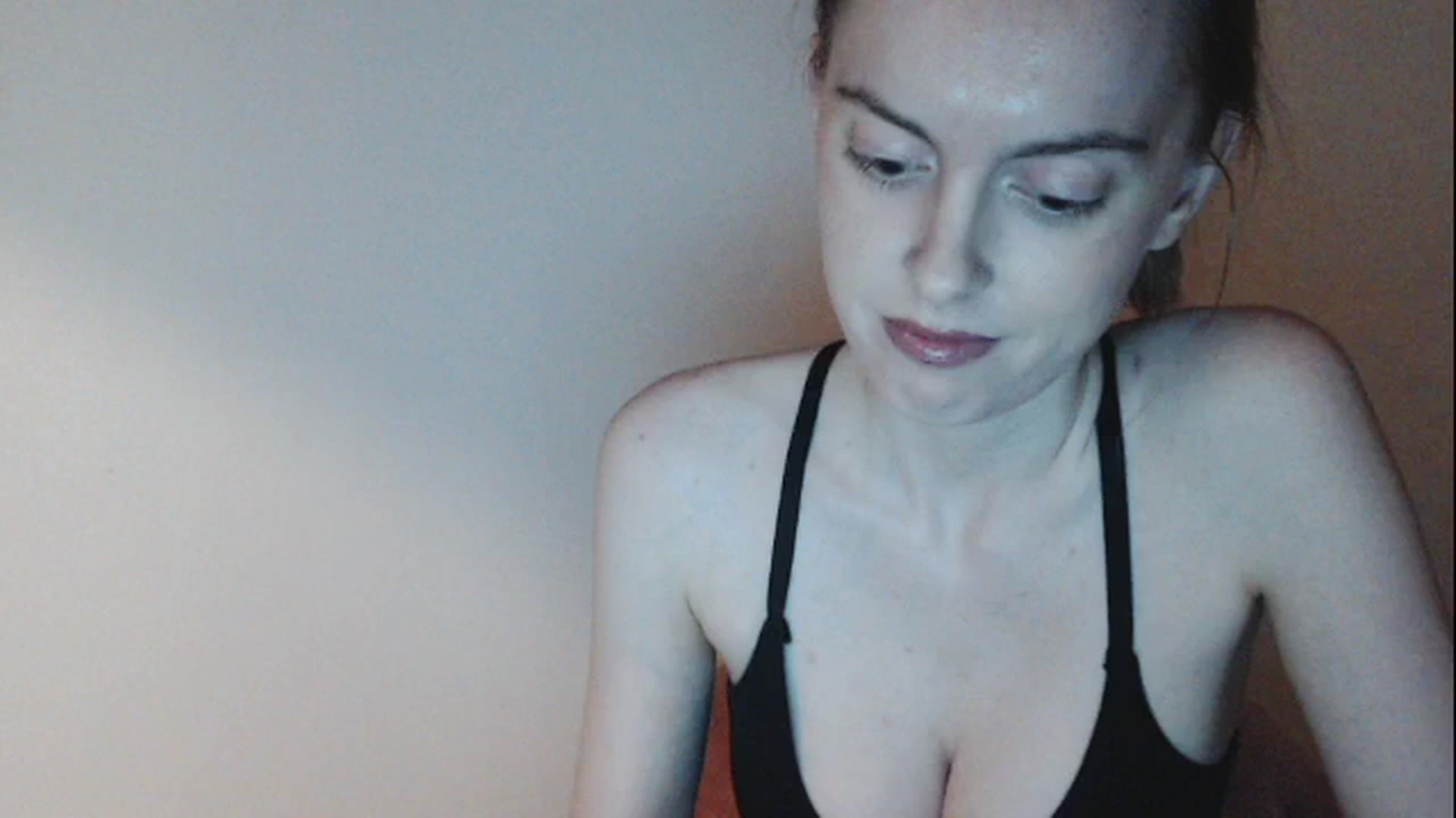 Gallery image thumbnail from CutieLilo's myfreecams stream on, 10/20/2024, 14:29 image 15 of 20