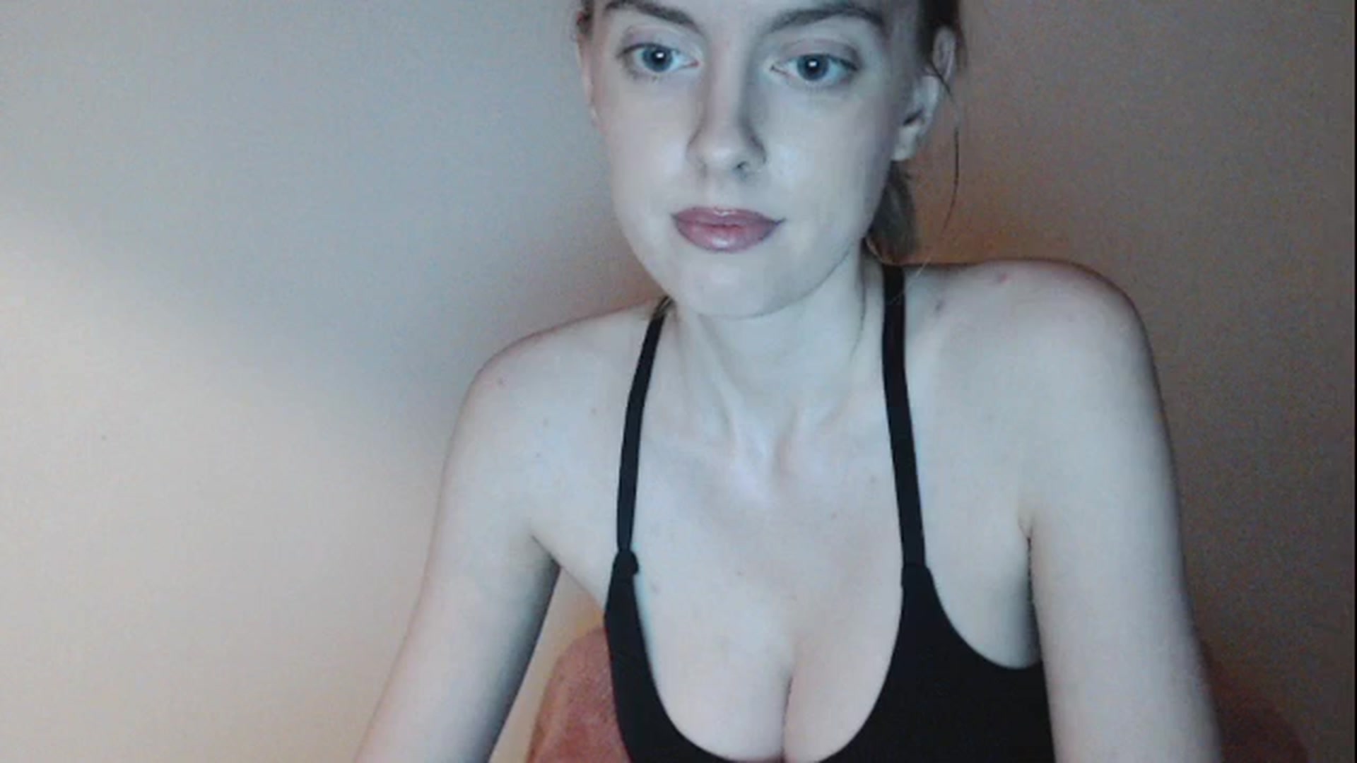 Gallery image thumbnail from CutieLilo's myfreecams stream on, 10/20/2024, 14:29 image 7 of 20