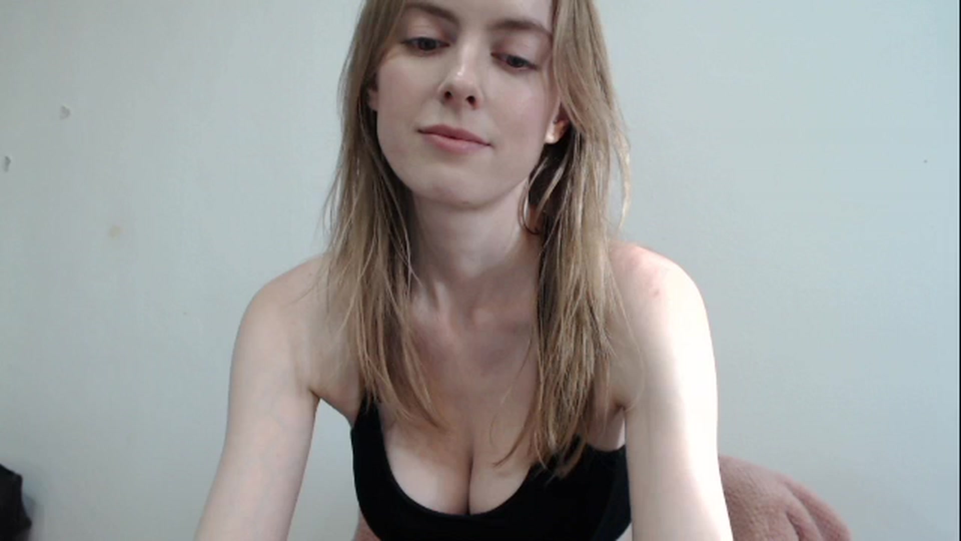 Gallery image thumbnail from CutieLilo's myfreecams stream on, 03/20/2025, 11:55 image 14 of 20