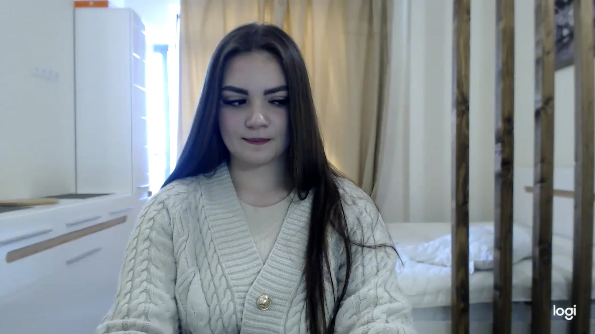 Gallery image thumbnail from CutieMoonX's myfreecams stream on, 02/25/2023, 12:21 image 1 of 20