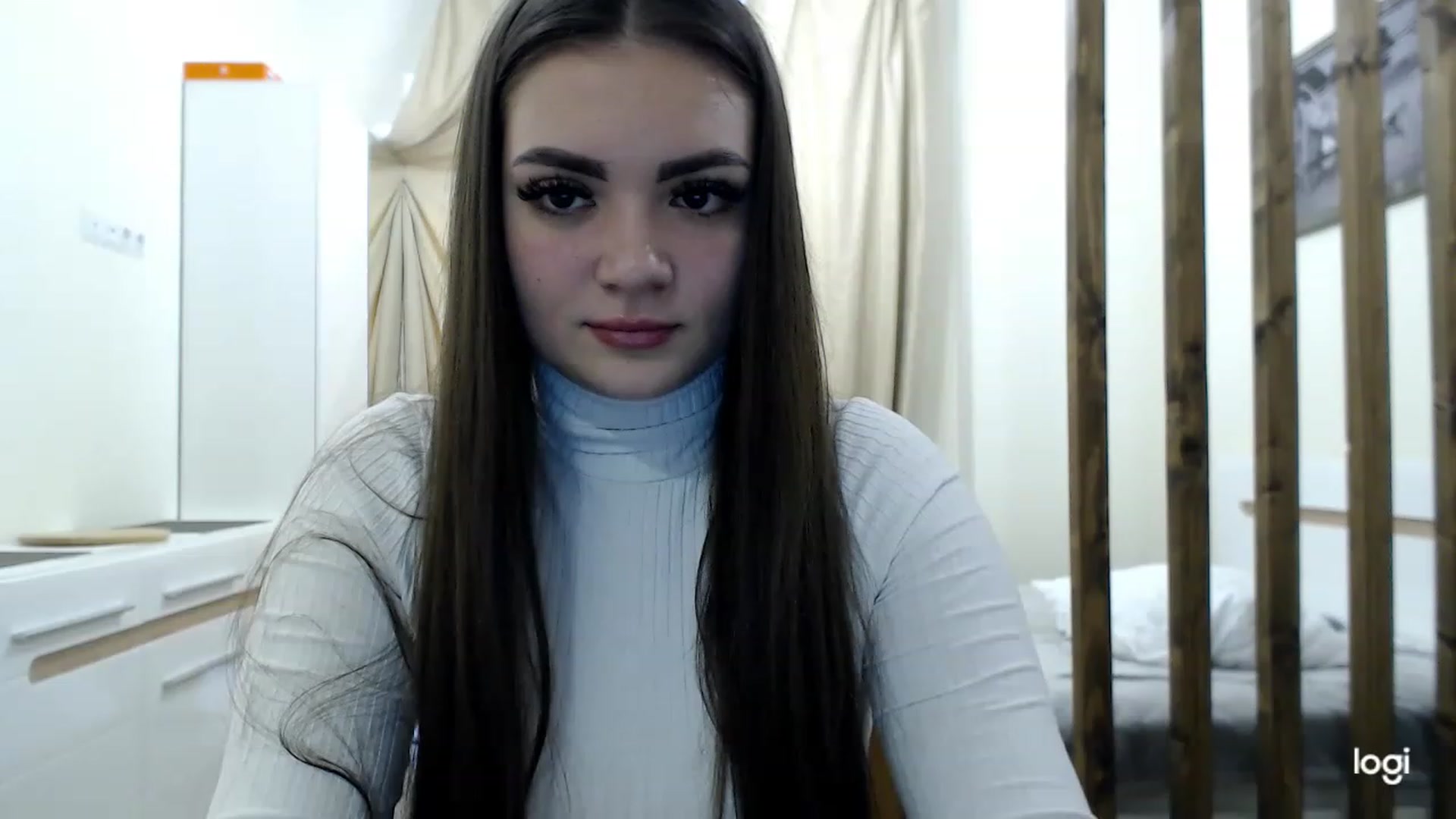 Gallery image thumbnail from CutieMoonX's myfreecams stream on, 02/26/2023, 10:32 image 3 of 20