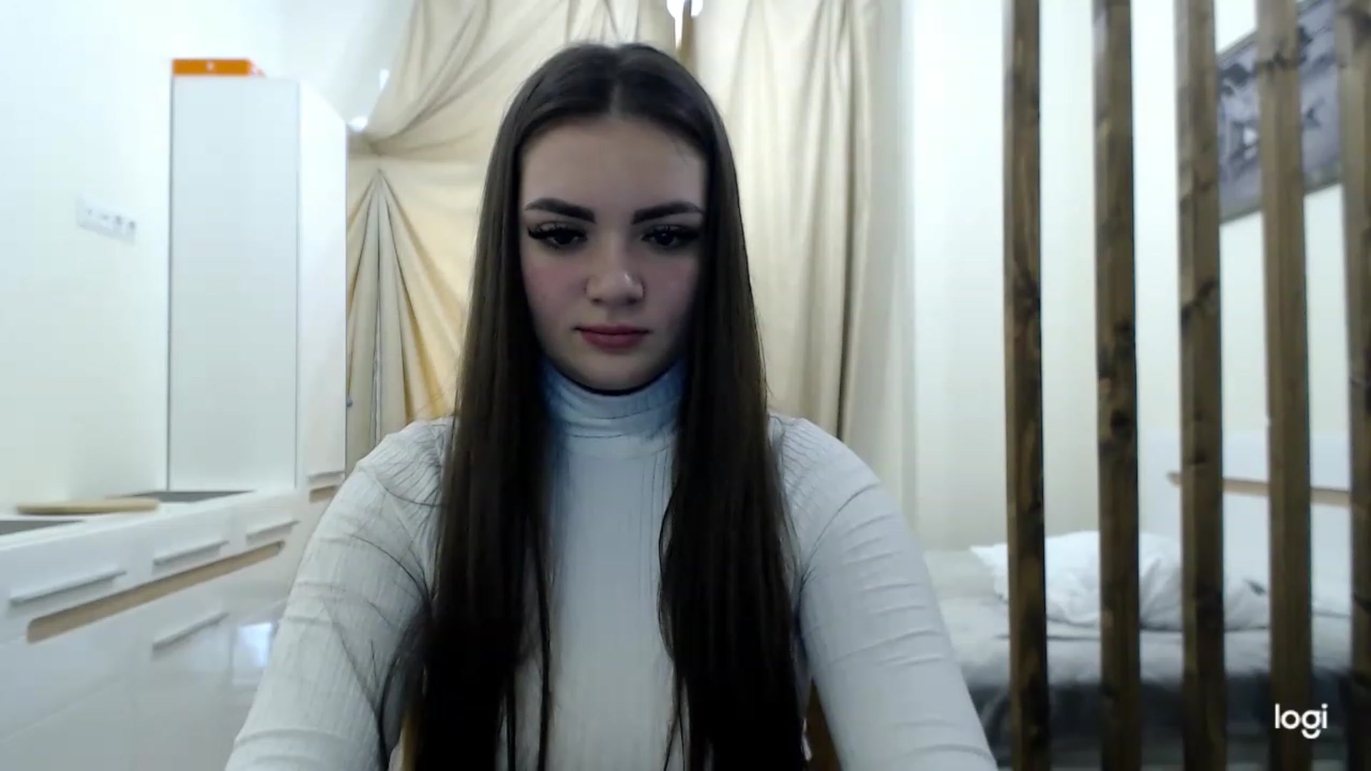 Gallery image thumbnail from CutieMoonX's myfreecams stream on, 02/26/2023, 10:32 image 5 of 20