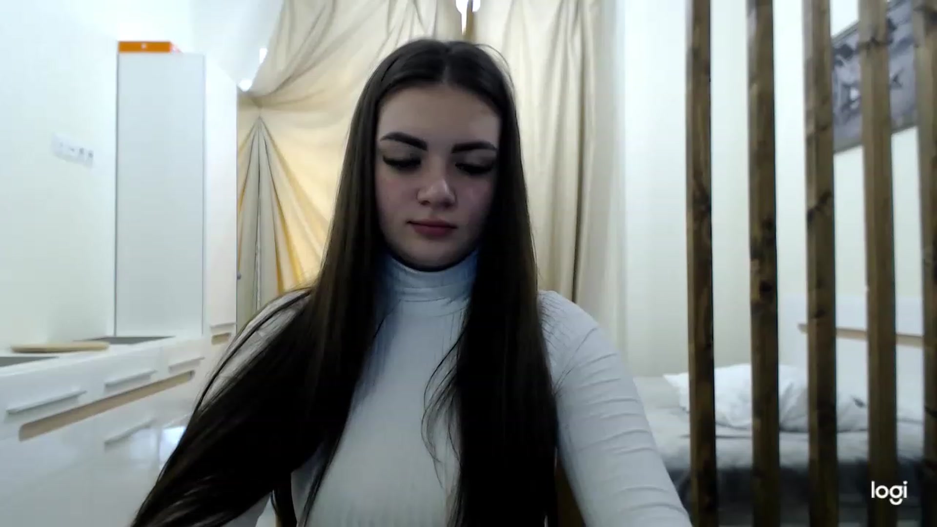 Gallery image thumbnail from CutieMoonX's myfreecams stream on, 02/26/2023, 10:32 image 17 of 20