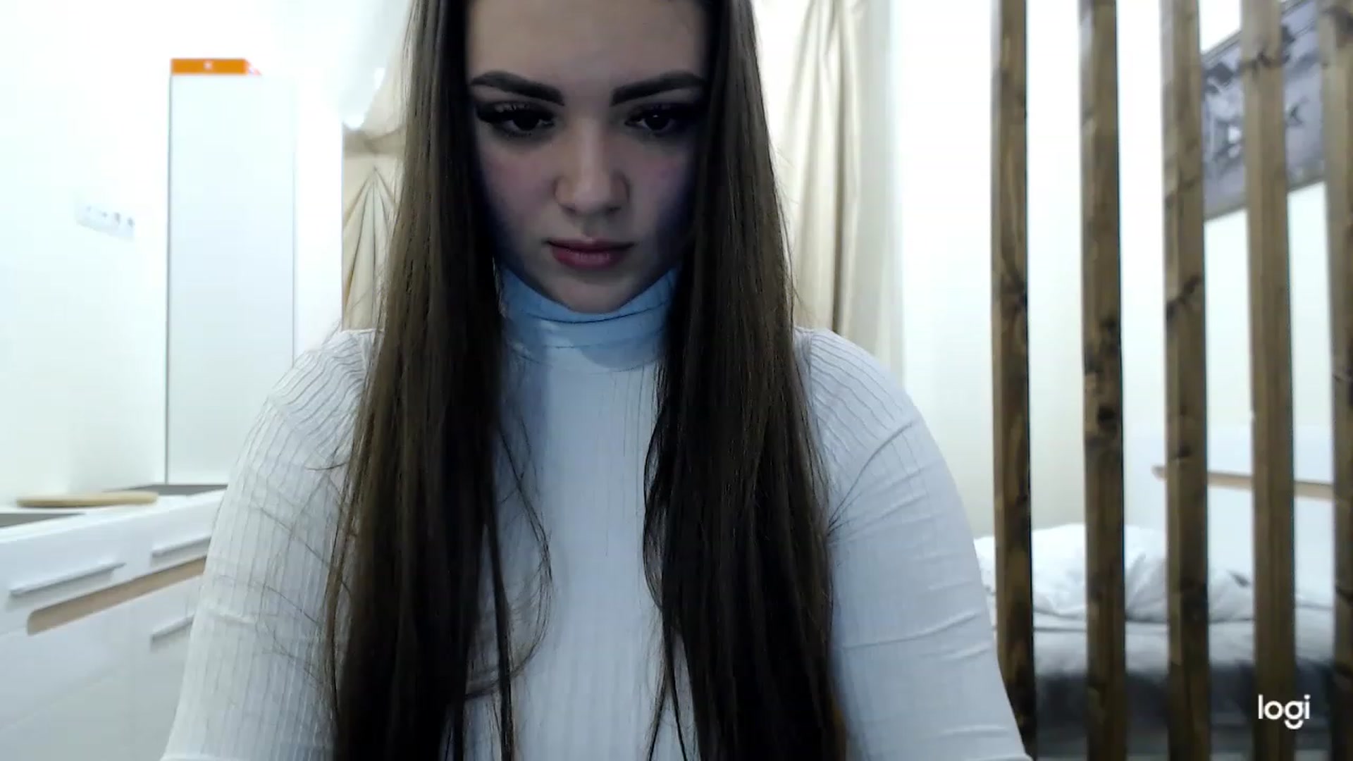 Gallery image thumbnail from CutieMoonX's myfreecams stream on, 02/26/2023, 10:32 image 7 of 20
