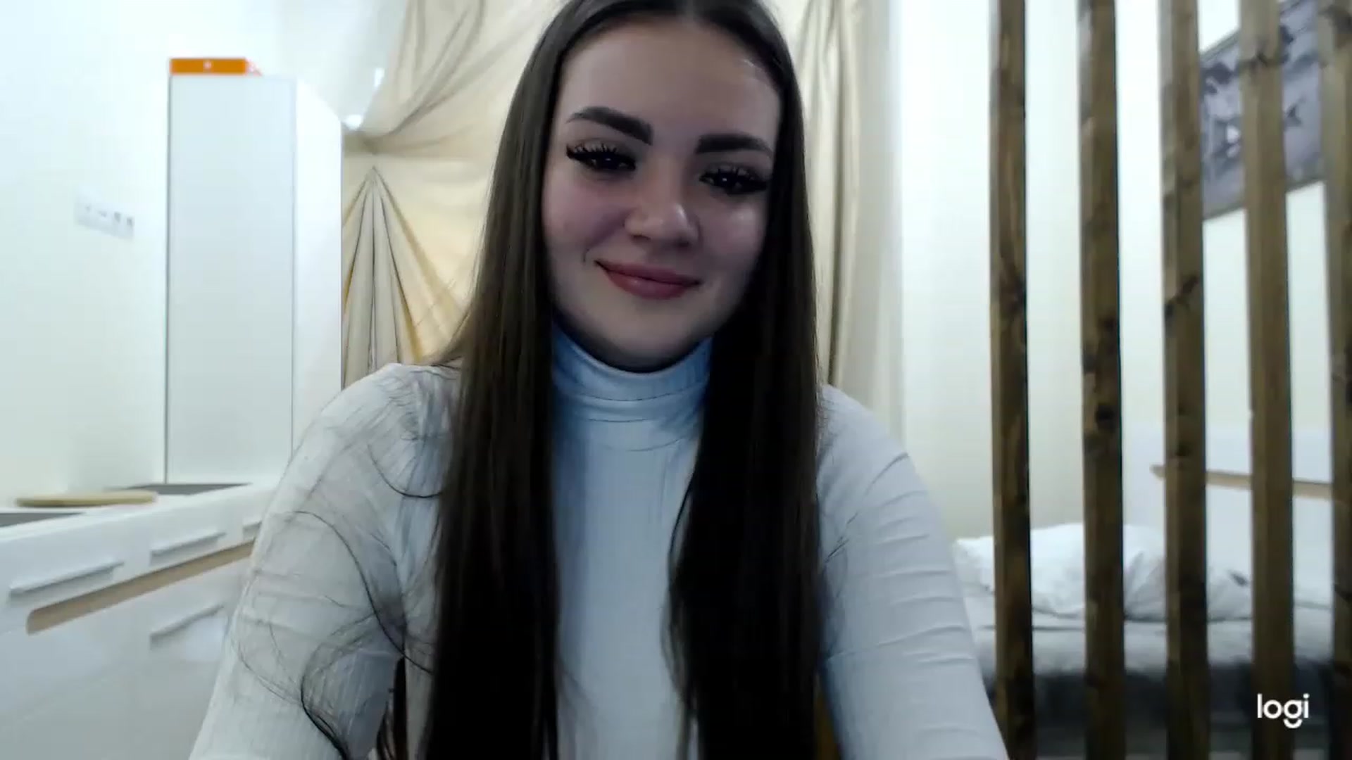 Gallery image thumbnail from CutieMoonX's myfreecams stream on, 02/26/2023, 10:32 image 4 of 20