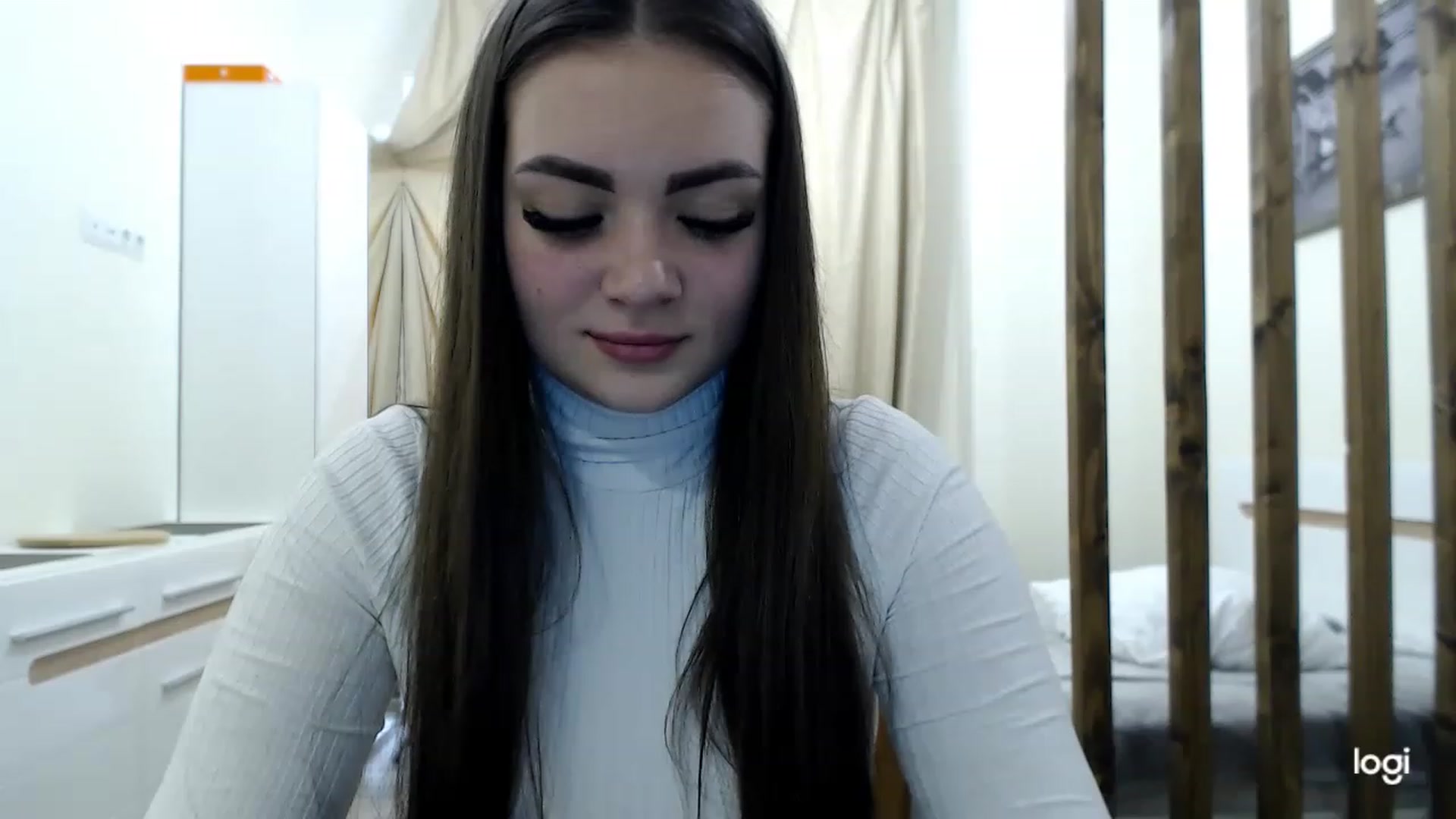 Gallery image thumbnail from CutieMoonX's myfreecams stream on, 02/26/2023, 10:32 image 10 of 20