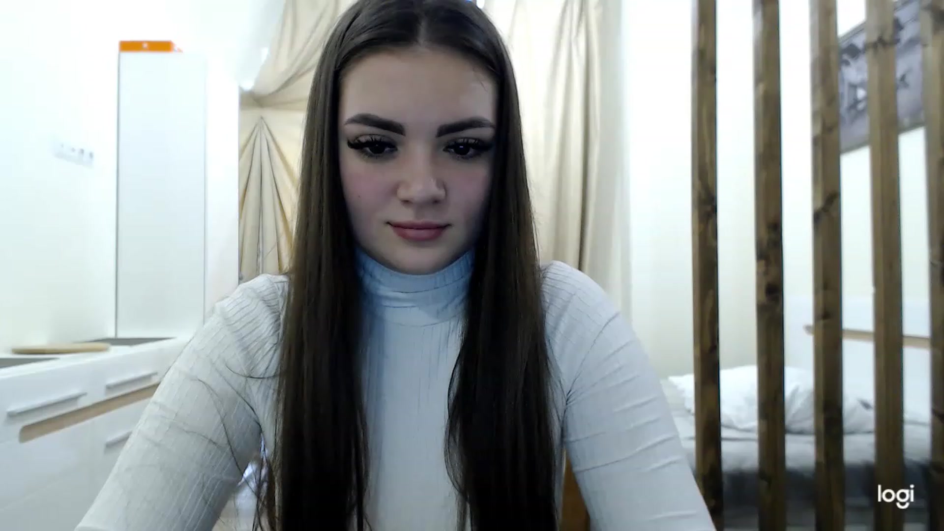 Gallery image thumbnail from CutieMoonX's myfreecams stream on, 02/26/2023, 10:32 image 6 of 20
