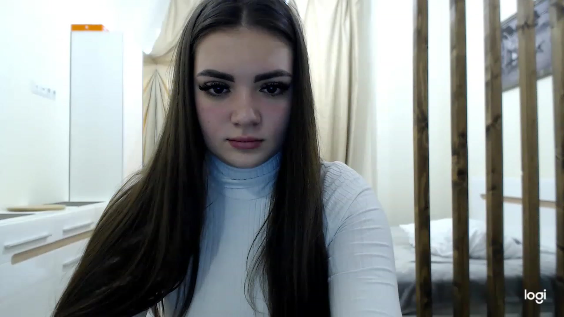 Gallery image thumbnail from CutieMoonX's myfreecams stream on, 02/26/2023, 10:32 image 15 of 20