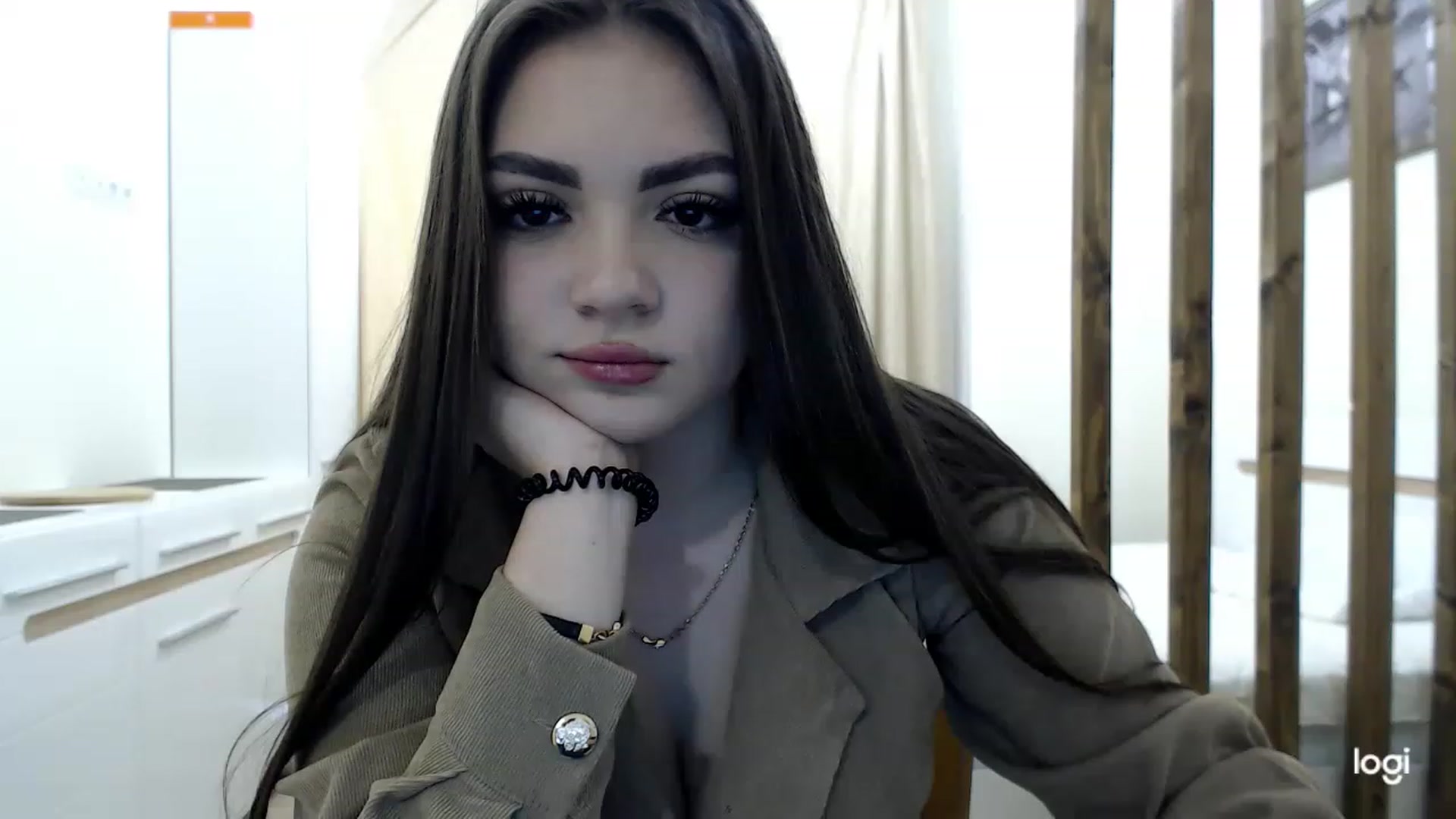 Gallery image thumbnail from CutieMoonX's myfreecams stream on, 03/01/2023, 12:10 image 10 of 20