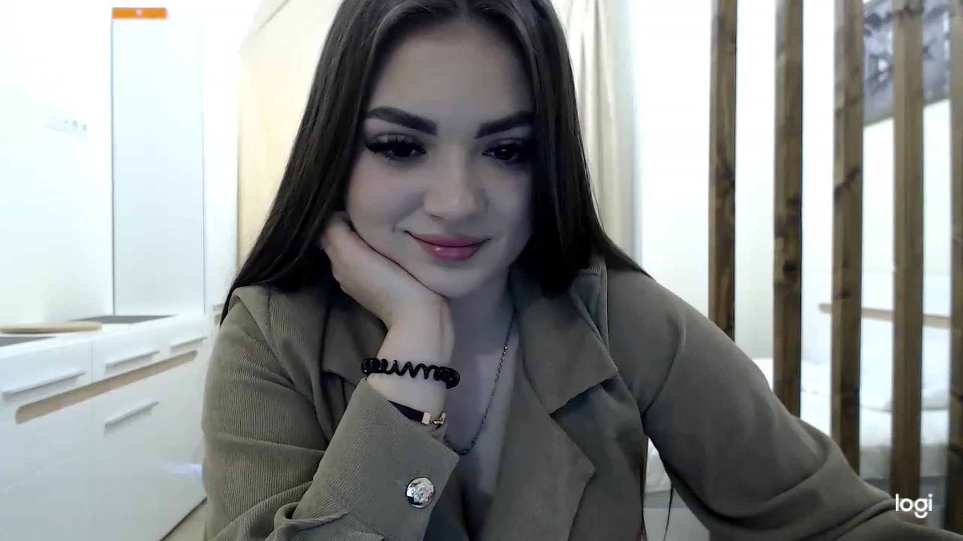 Gallery image thumbnail from CutieMoonX's myfreecams stream on, 03/01/2023, 12:10 image 13 of 20