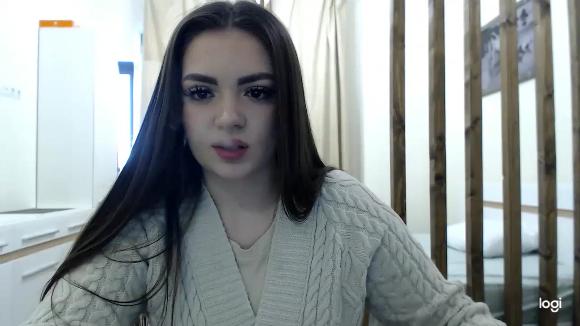 Gallery image thumbnail from CutieMoonX's myfreecams stream on, 03/02/2023, 15:13 image 17 of 20