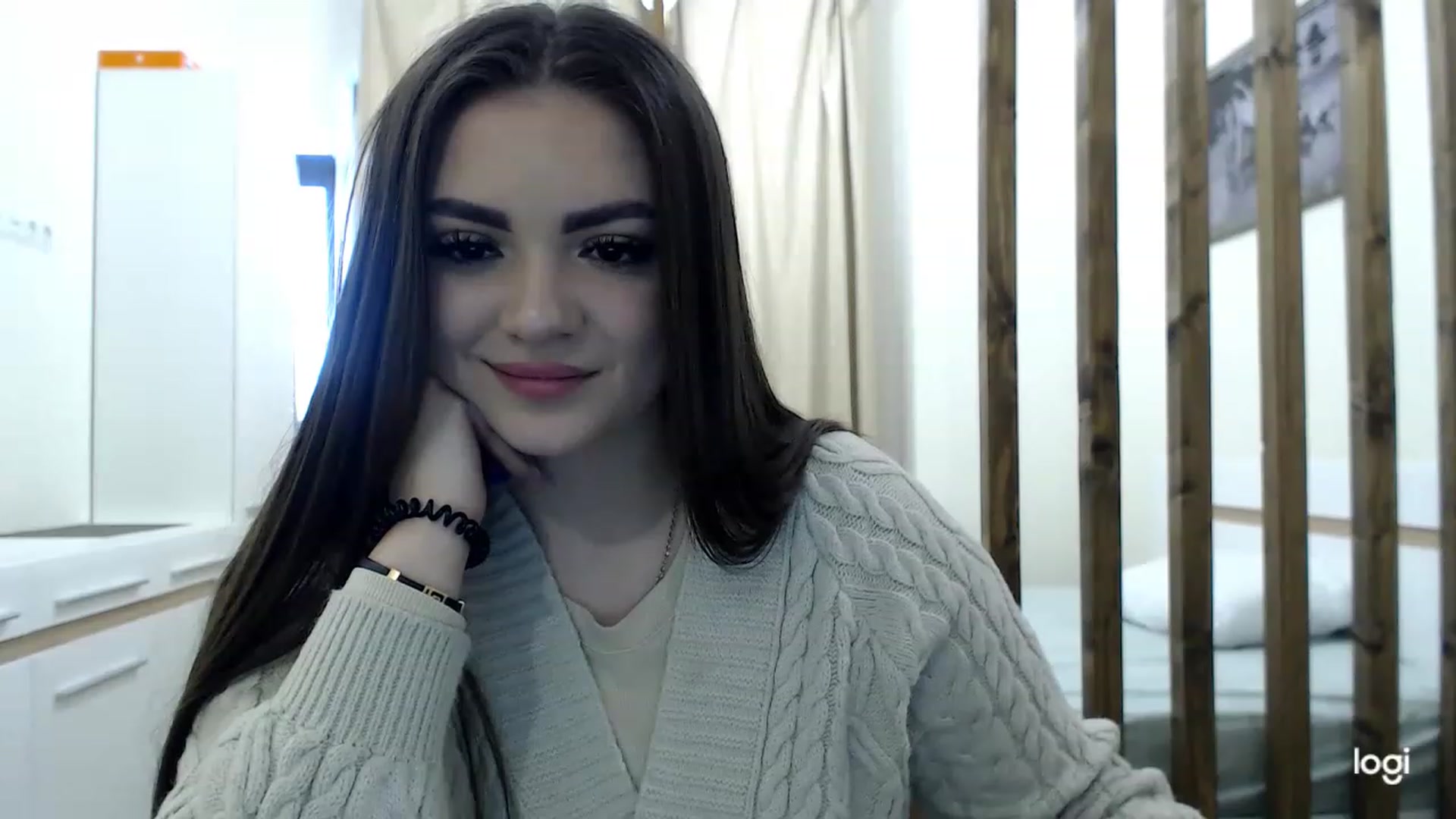 Gallery image thumbnail from CutieMoonX's myfreecams stream on, 03/02/2023, 15:13 image 16 of 20