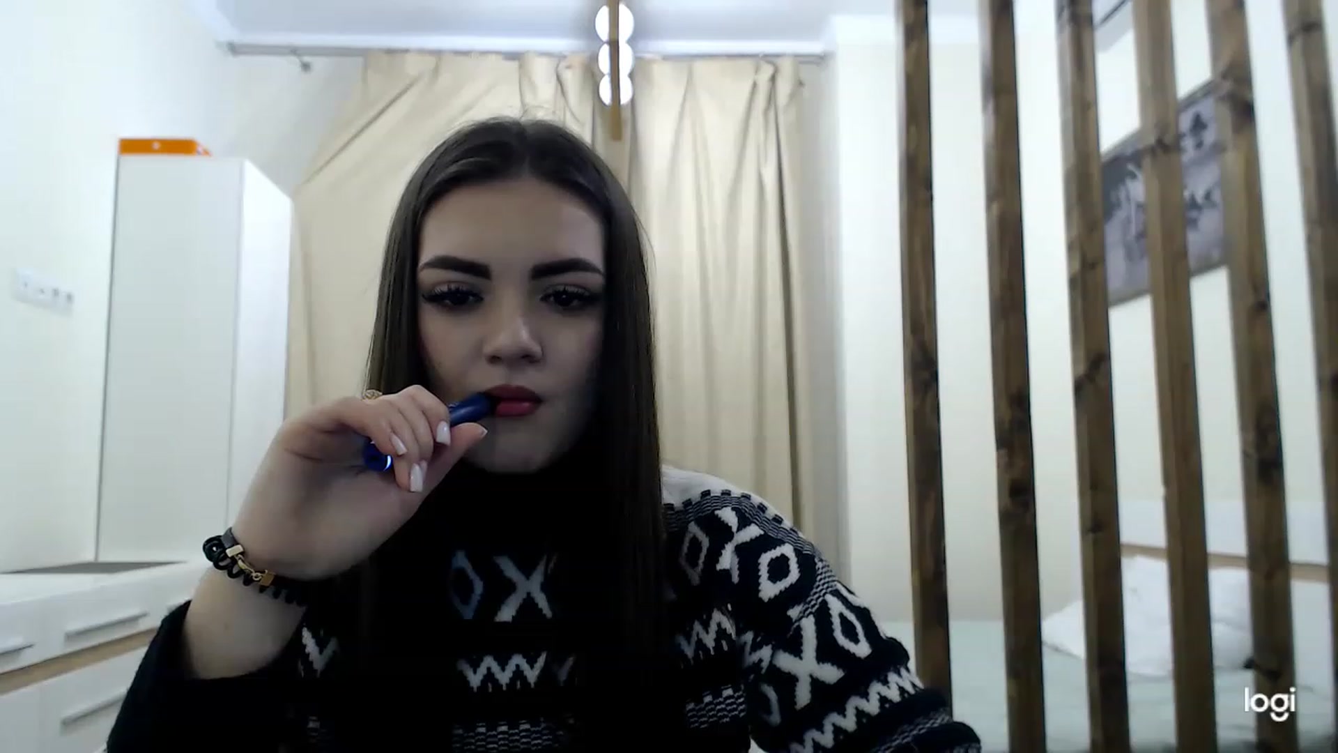 Gallery image thumbnail from CutieMoonX's myfreecams stream on, 03/06/2023, 16:16 image 4 of 20
