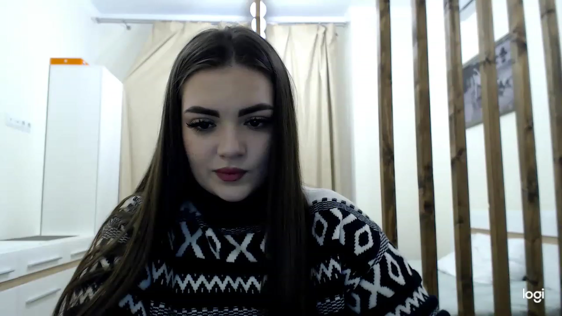 Gallery image thumbnail from CutieMoonX's myfreecams stream on, 03/06/2023, 16:16 image 6 of 20