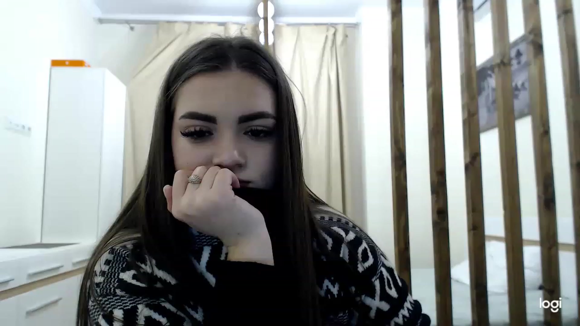 Gallery image thumbnail from CutieMoonX's myfreecams stream on, 03/06/2023, 16:55 image 10 of 20